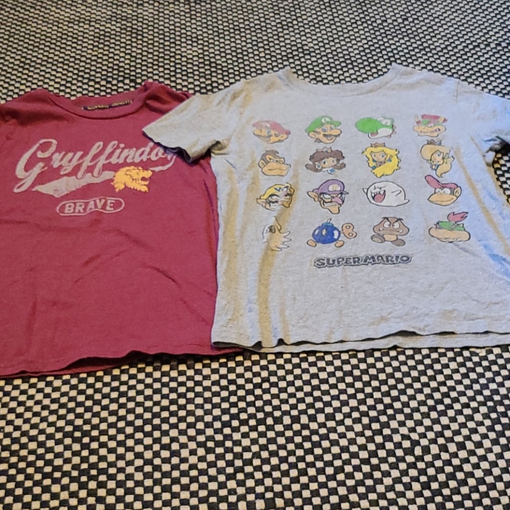 Lot of 2 kids tees, Harry Potter, Super Mario